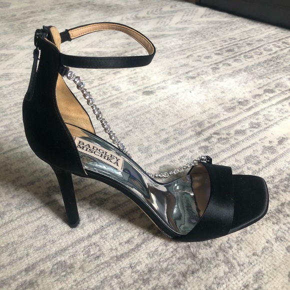 NIB Badgley Mischka Erika Crystal Cross Strap - Picture 4 of 7